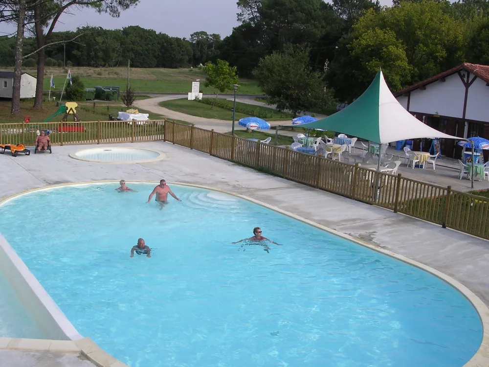 Camping de la Route des Lacs à Aureilhan, Landes (40)