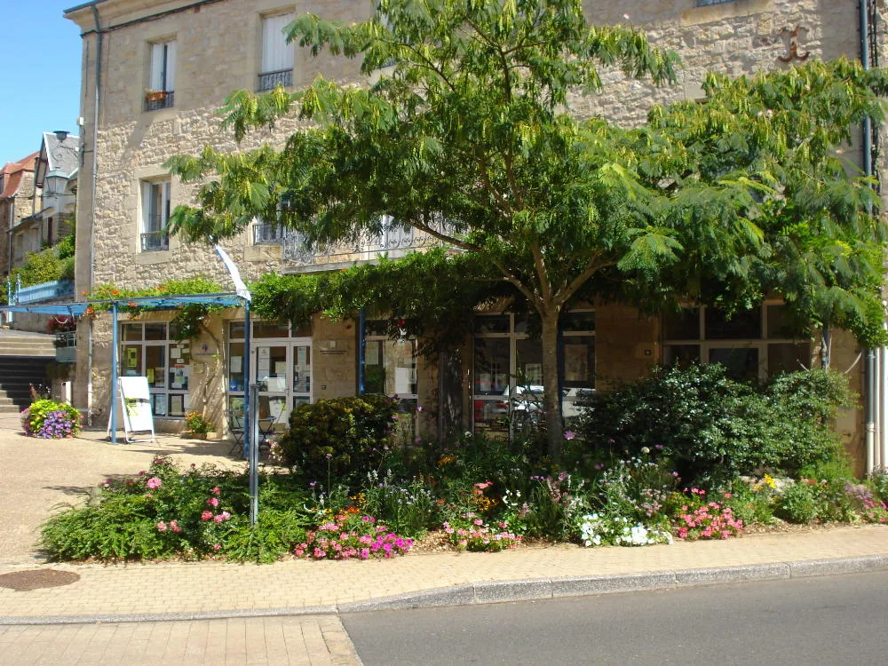 Office de Tourisme d'Ayen et de sa Région** à Ayen, Corrèze (19)