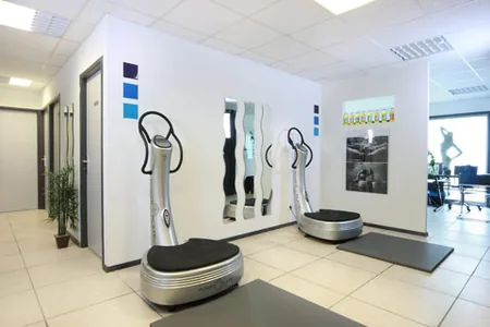 Power Plate Famous à Annecy-le-Vieux, Haute-Savoie (74)